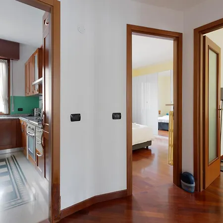 Apartamento Sondrio M3 - Spacious With Balcony! *
