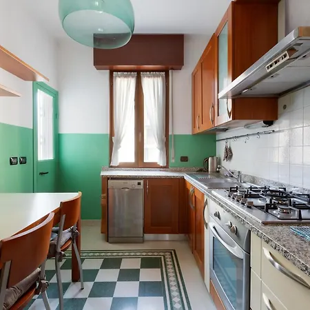 Sondrio M3 - Spacious With Balcony!